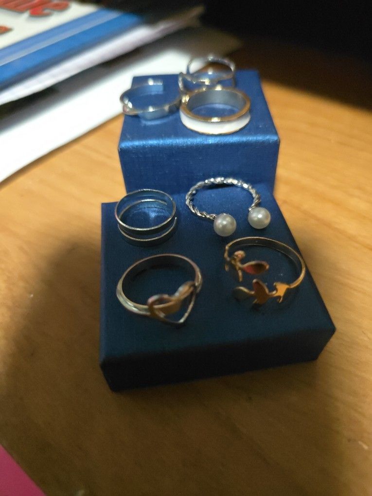 7 Assorted Toe Rings