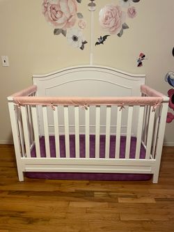 DaVinci Charlie 4-in-1 Convertible Crib - Excellent Condition!