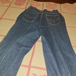 Woman's Levi's 18