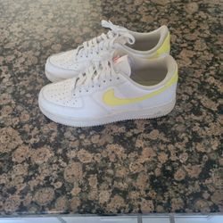 Nike Weman Size 9