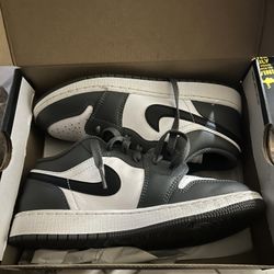 Lightly Used    Size 4Youth