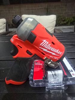 Milwaukee impact surge and battery 2.0