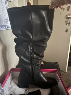 Women’s Black Boots…