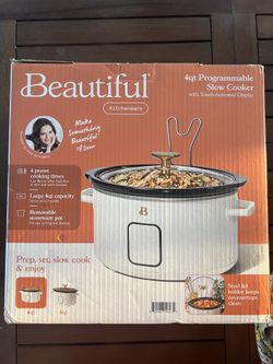 Slow Cooker  NEW Open Box Beautiful 4Qt Slow Cooker – White Touch Display