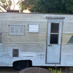 Travel Trailer- Vintage 