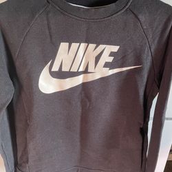 Used ~ Juniors Nike Sweater