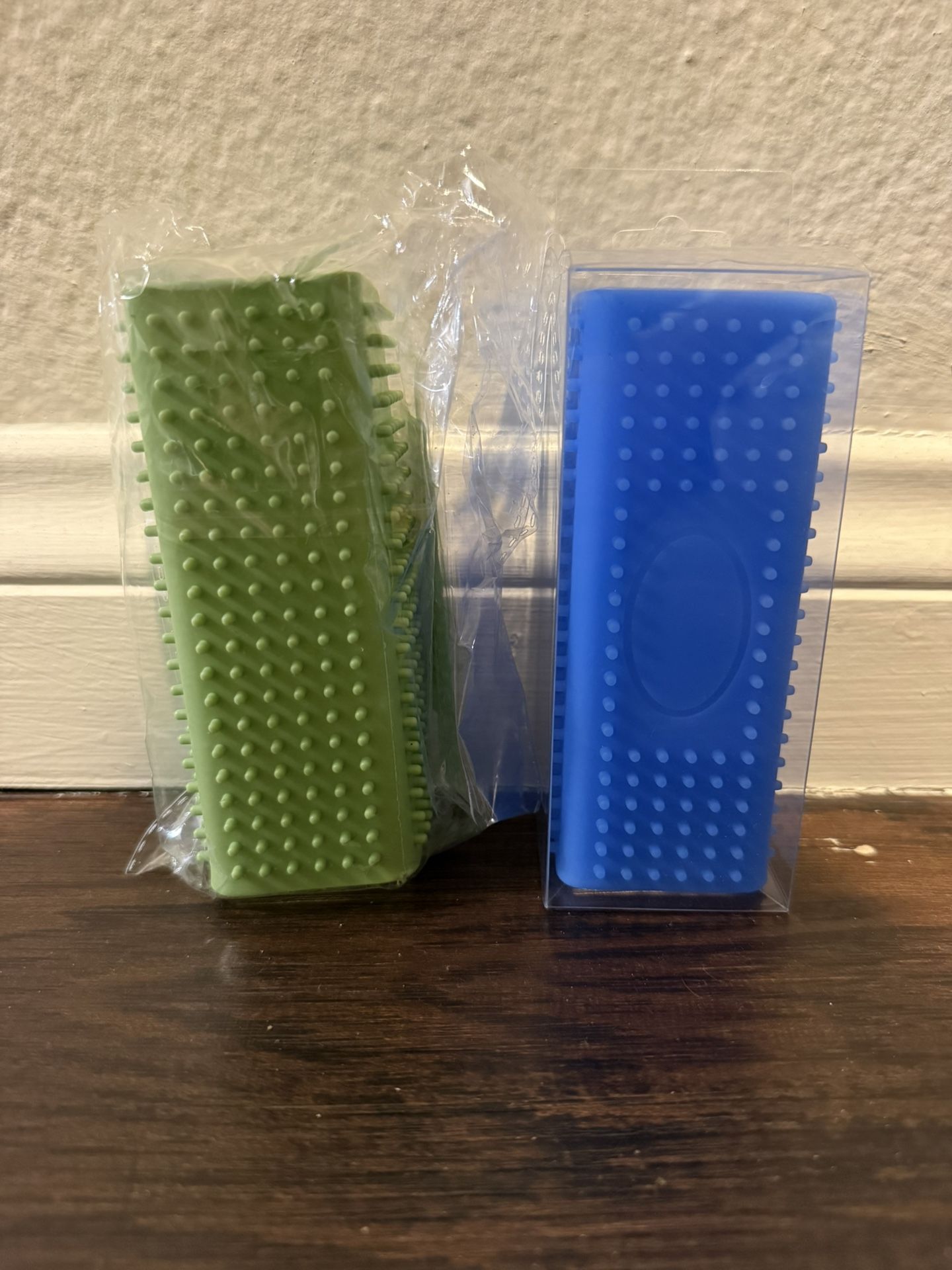 BELOVING Pet Shedding Brush with Comfort Grip – For Dogs & Cats (2-Piece New)
