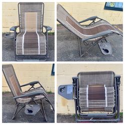 Folding Zero gravity outdoor chair with tray and cup holder. Free to ask, I reply. 