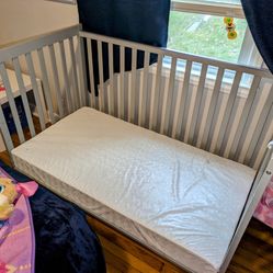 Infant Crib/Toddler bed 