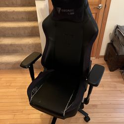 SecretLab Titan Gaming Chair