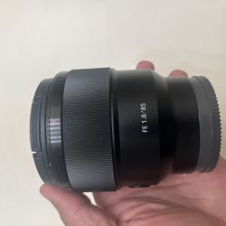 Sony SEL85F18 85mm F/1.8 Prime Lens
