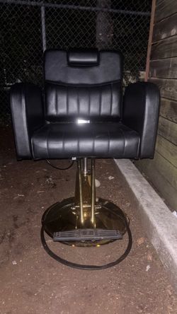 Barber chair black and gold