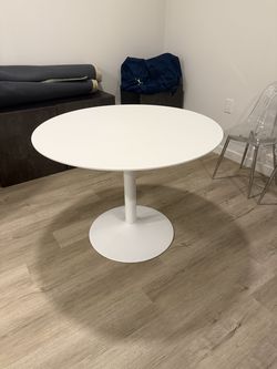 Wayfair White Round Pedestal Dining Table – Modern 4-Person Table