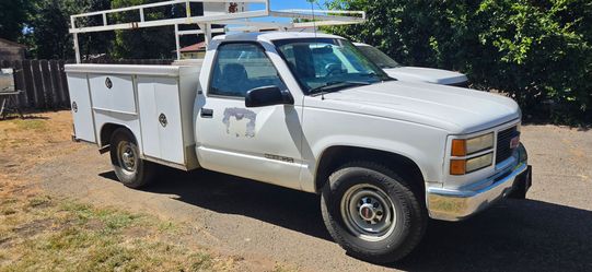 2000 GMC utility/ service bed