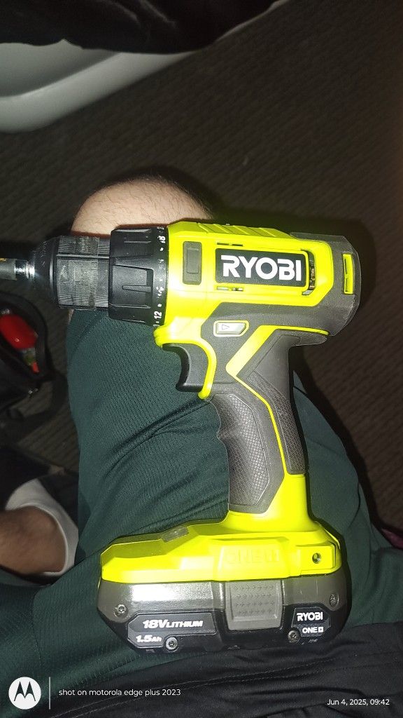 RYOBI DRILL WITH 2 BATTERIES AND CHARGER