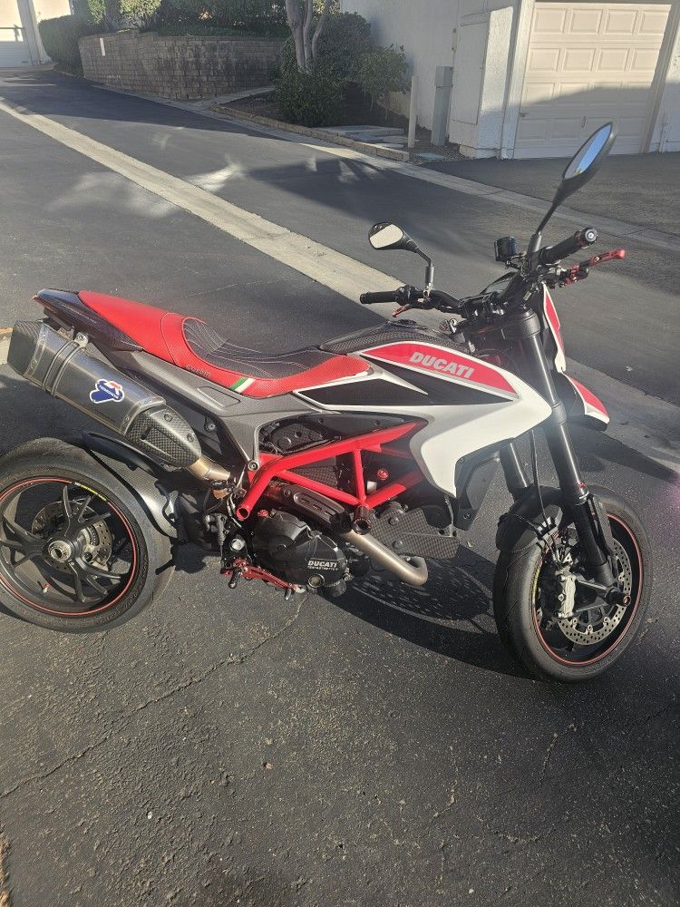 2015 Ducati Hypermotard SP