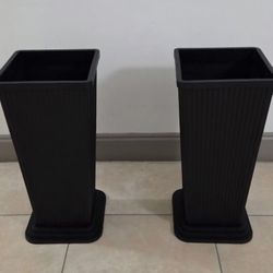 *** REDUCED *** PAIR of 24" Black Square Resin Planters @ Lasting Creations