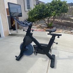 MYX Studio 5 Bike With Arm