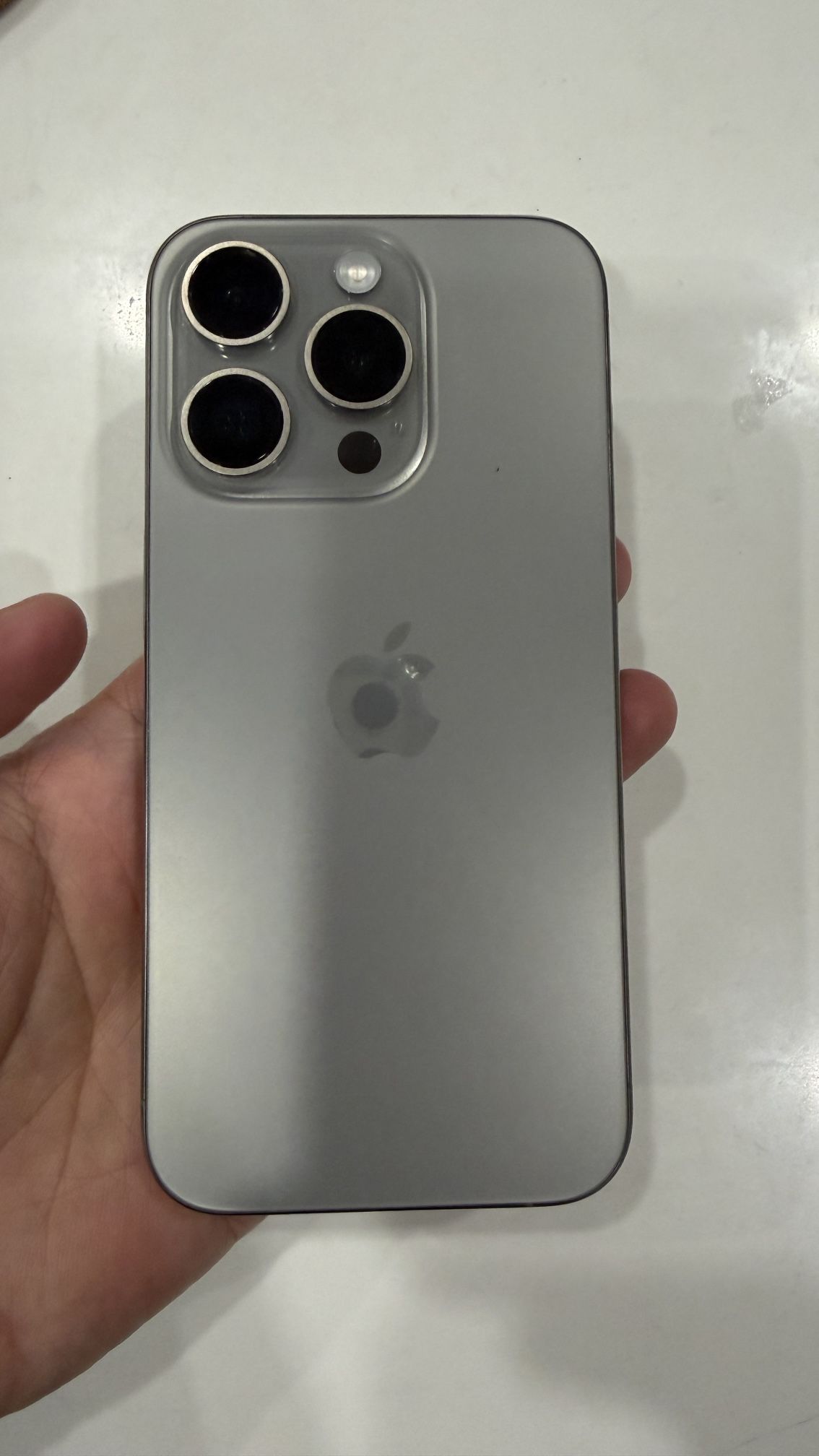 iPhone 15 pro 128gb Unlocked Natural