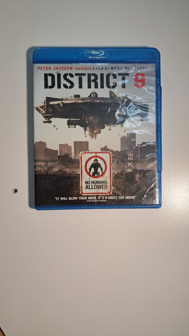 District 9 Bluray USED