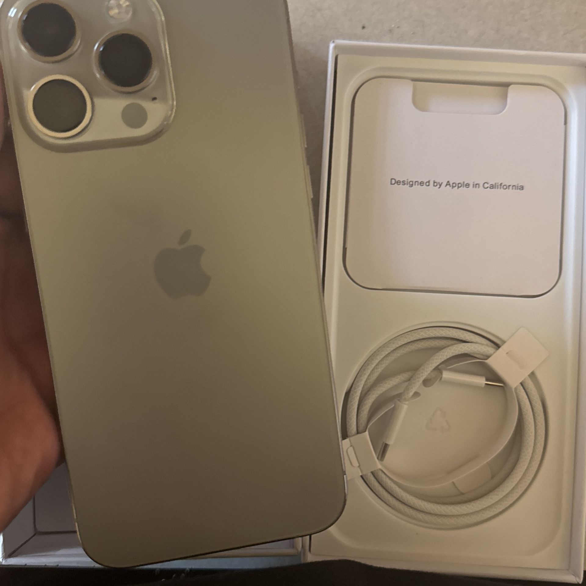 iPhone 15 Pro Max