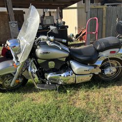 2006 Suzuki boulevard Motorcycle 
