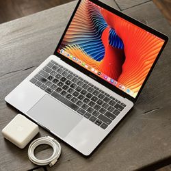 13” MacBook Pro 2.3GHz i5 8gb/1250gb