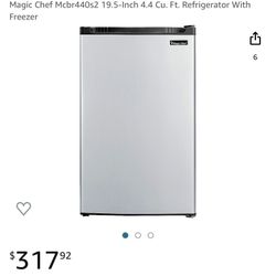 Magic, Chef, Mini Refrigerator With Freezer 4.4 Cu Ft. for Sale in Los