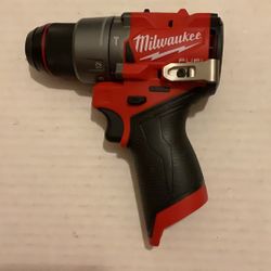 Brand New Milwaukee M12 Fuel Brushless 1/2” Hammer Drill Driver.          75 Firm on Price.        75 Firme en Precio.