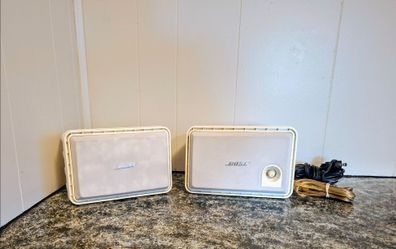 BOSE Lifestyle Powered Speaker System