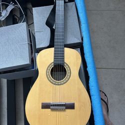 Carlos Robelli Classic Guitar