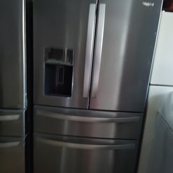 Whirlpool Refrigerator works great