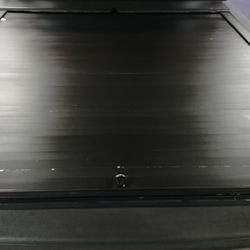Roll N Lock - Retractable Bed Cover 