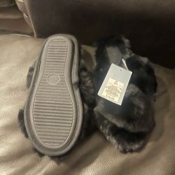 Black Slippers 