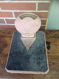 Art Deco bathroom scale