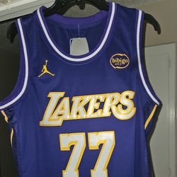 Luka Doncic Jersey Lakers LARGE $45 FIRM ON PRICE 