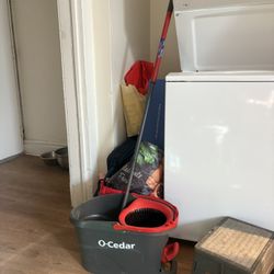 Ocedar Wring Mop With Bucket & 4 Replacement Mopheads