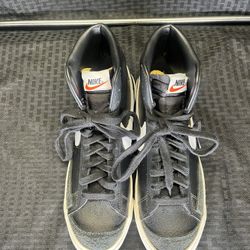 Men’s Nike Blazer Mid 77 Vintage Black Sail - Size 9