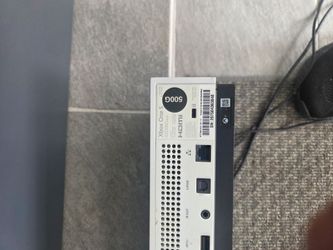 Xbox 1  with 1 remote