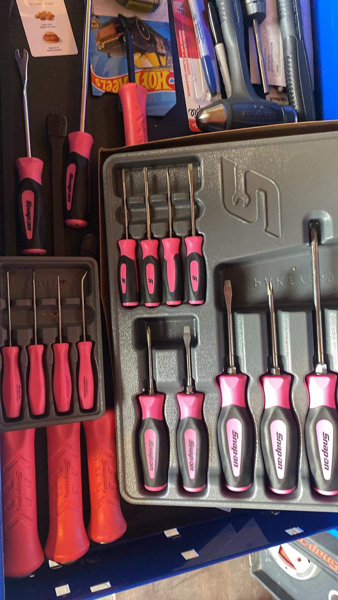 Pink snap on tools 