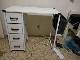 Kids desk