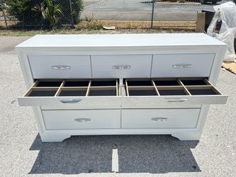 Brand new!! Delivery available/ white dresser