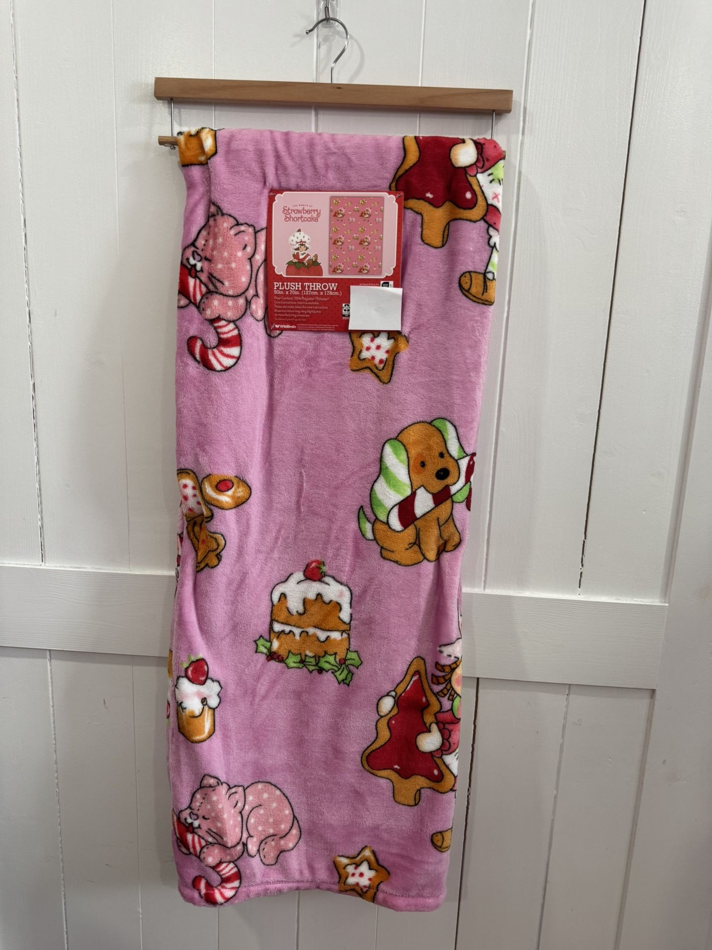 Strawberry Shortcake Christmas Throw 