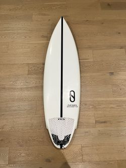 6’2 Slater designs x Aipa flat earth 40L