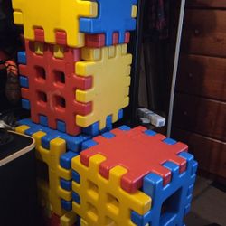 35 Little Tikes Giant Waffle Blocks