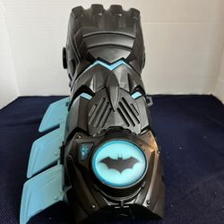 Dc Comics Batman Interactive Guantlet Glove 20