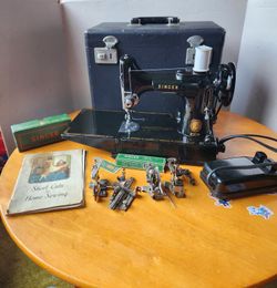 Singer Featherweight 221