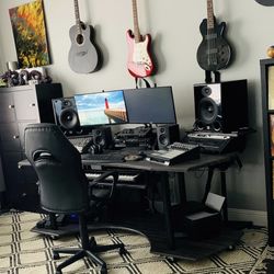 Versatile Studio Desk - Perfect for Music Production, Streaming, Gaming, or Home Office - Like New!