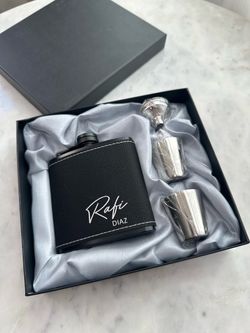 FREE Personalized Flask Gift Set – New/Unused