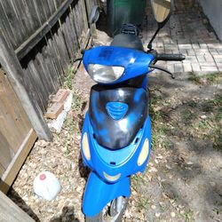 2002 Scooter 16.5 HP With Title